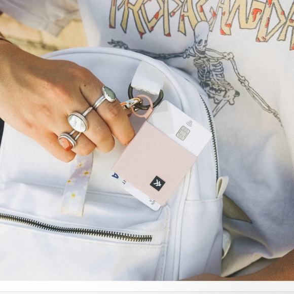 Thread Wallet with Matching lanyard. Elastic Wallet. See video. Like new. - Picture 5 of 5